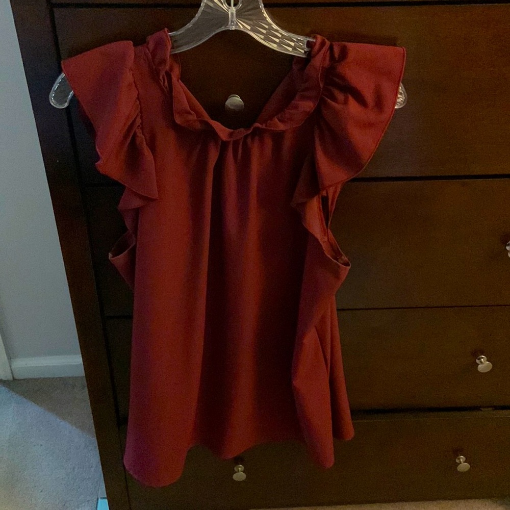 Barely worn metro flutter sleeve blouse